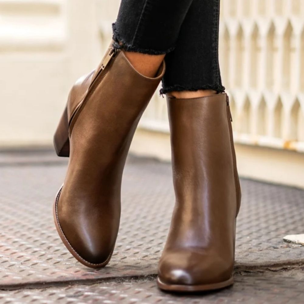 BRAND NEW CHARLOTTE RUSSE TWO SIDE ZIP WOMEN"S ANKLE BOOT